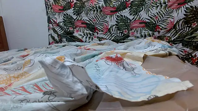 smallvioleta69 online show from March 4, 2026, 6:58 pm