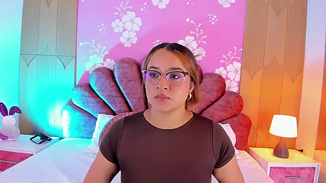 Sara colyn online show from February 26, 2026, 9:03 pm