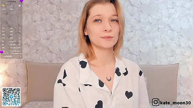 CleopatraHabibi online show from March 9, 2026, 7:23 am