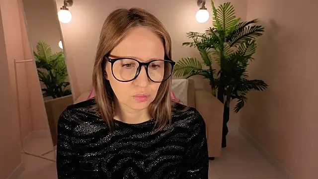 Elizabeth Andersonn online show from April 20, 2026, 1:08 am