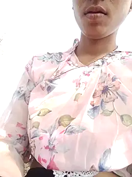 wifedesi7050 online show from April 6, 2026, 4:32 am