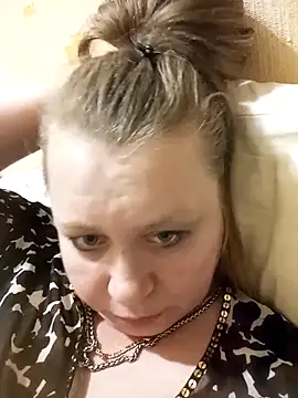 KiraStanton online show from April 9, 2026, 6:24 pm