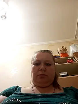 KiraStanton online show from April 21, 2026, 7:28 pm