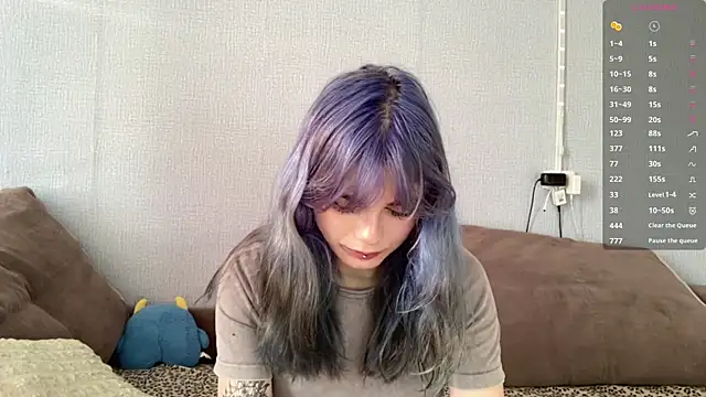 Emmibrilson online show from April 1, 2026, 12:06 pm