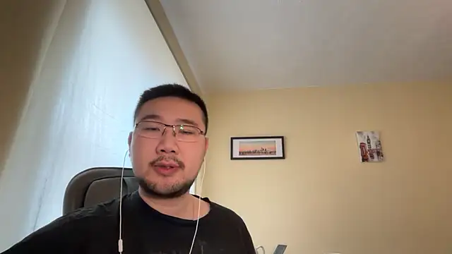 jasonryu2025 online show from April 3, 2026, 8:23 am