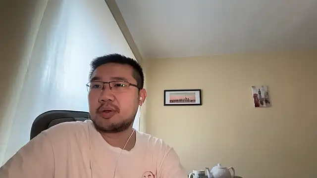 jasonryu2025 online show from April 10, 2026, 8:41 am