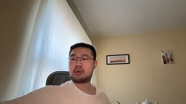 jasonryu2025 online show from April 13, 2026, 9:04 am