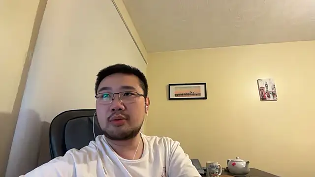 jasonryu2025 online show from April 19, 2026, 8:00 pm