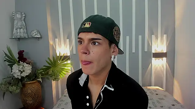 Mk Desire online show from March 5, 2026, 2:29 am