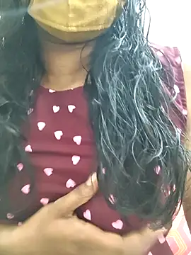 Shaliniqueen online show from April 8, 2026, 8:03 am