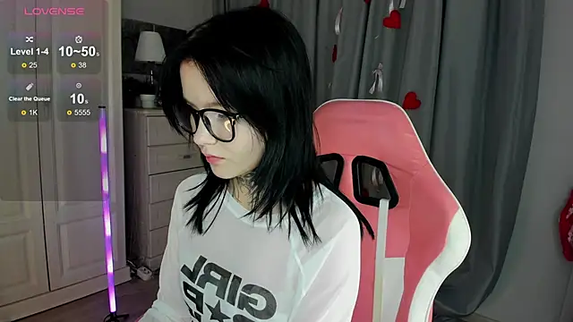 KrissyRied online show from March 5, 2026, 3:13 am