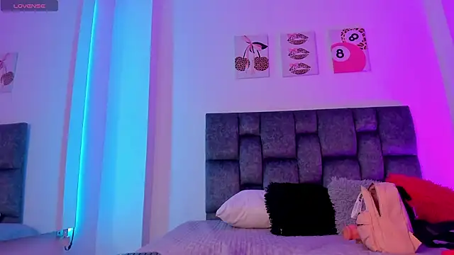 Violet Miller01 online show from March 7, 2026, 1:24 am