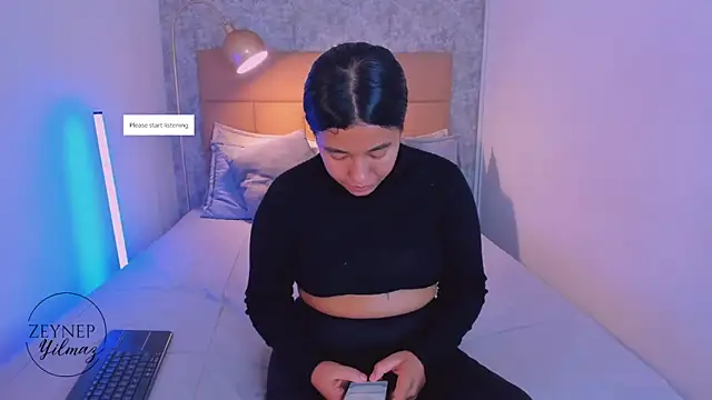 ZeynepYilmaz online show from April 21, 2026, 8:55 pm