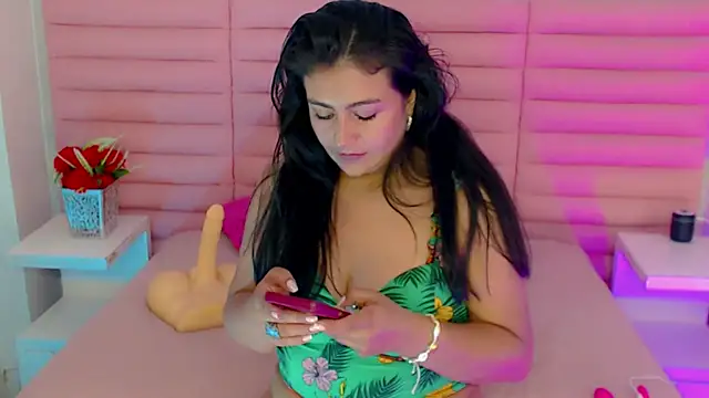 scarleth whisper online show from April 18, 2026, 7:07 pm