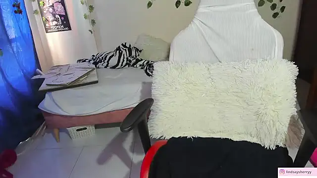 Lindsay Sherry online show from April 21, 2026, 8:12 pm