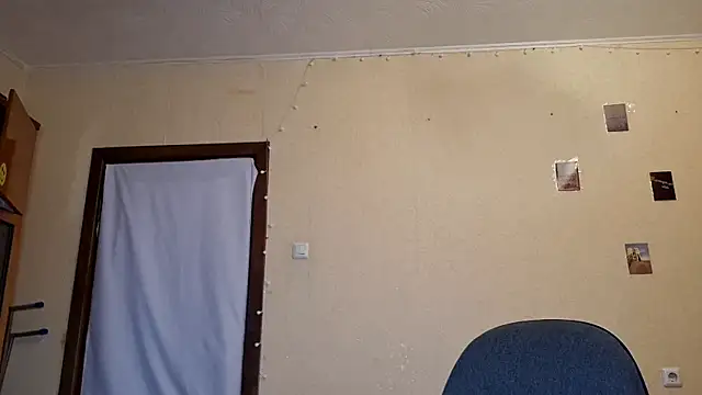 Katelemon online show from April 19, 2026, 6:10 pm