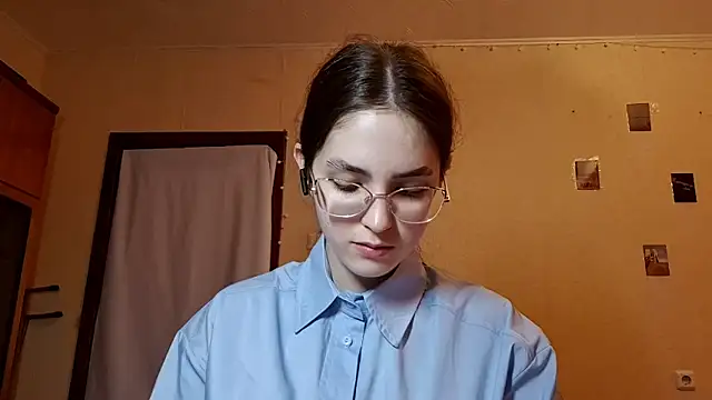 Katelemon online show from April 20, 2026, 1:36 pm