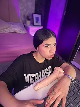 Ambarina  online show from April 21, 2026, 11:38 am