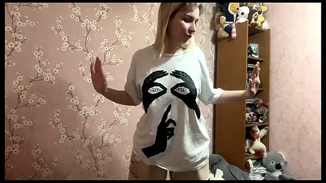 LiraDreamX online show from April 23, 2026, 3:36 pm