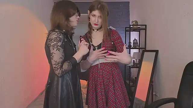 ZoriaLovesLuna online show from March 29, 2026, 2:06 pm