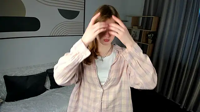 ShantaeClaybourn online show from March 4, 2026, 2:45 pm