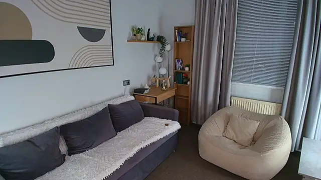 ShantaeClaybourn online show from April 19, 2026, 6:10 pm