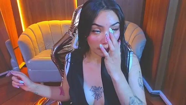 Daphne nicole b online show from April 18, 2026, 12:53 pm