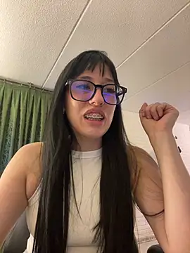 Snapshot of susi_chimm chatting on July 23, 2026, 12:35 am susi chimm online show from July 23, 2026, 12:35 am