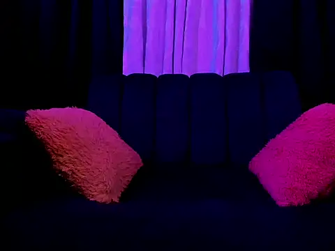 ginebrapurple online show from April 15, 2026, 7:58 pm