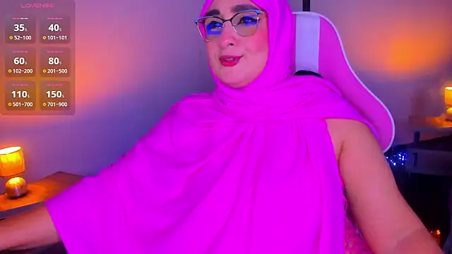 HijabiMilff online show from April 14, 2026, 2:45 pm