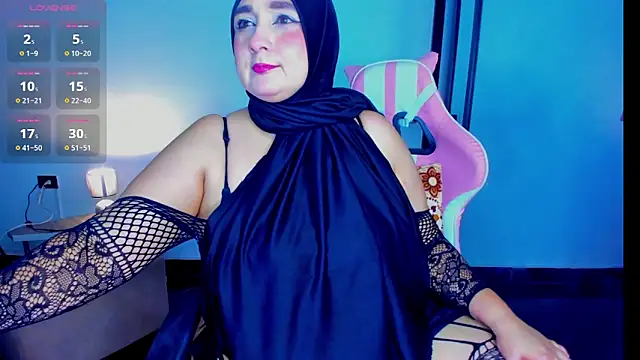 HijabiMilff online show from May 28, 2026, 2:36 pm