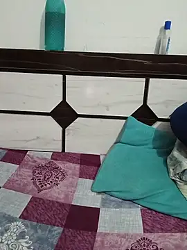 Queenlipx online show from March 5, 2026, 3:52 pm