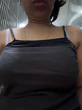 Snapshot of sessy_grl chatting on June 28, 2026, 7:14 am sessy grl online show from June 28, 2026, 7:14 am