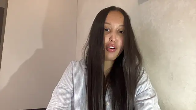 Dana 005 online show from July 19, 2026, 9:07 pm