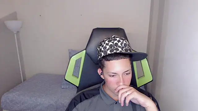 Street poemm  online show from March 26, 2026, 8:58 pm