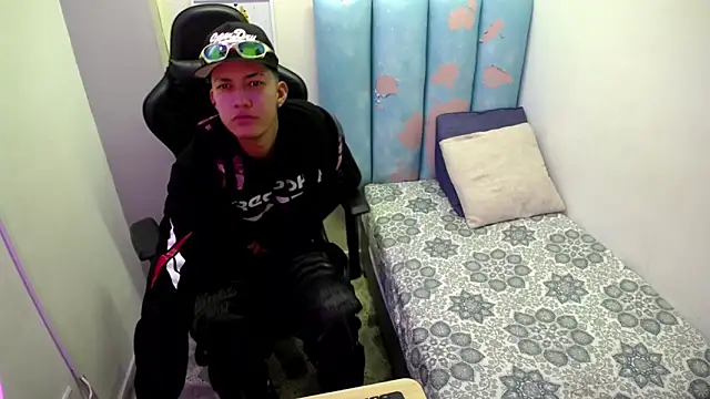 Street poemm  online show from April 21, 2026, 1:42 am