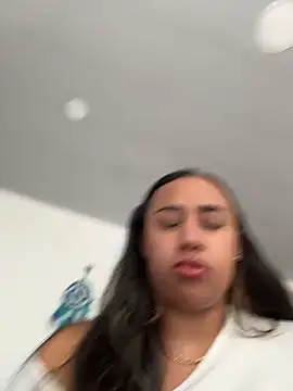 Eyssha online show from February 25, 2026, 1:43 pm