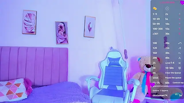 Zoow bluussh online show from April 7, 2026, 12:05 pm