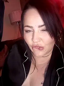 Kandi-kiss online show from April 7, 2026, 9:59 pm