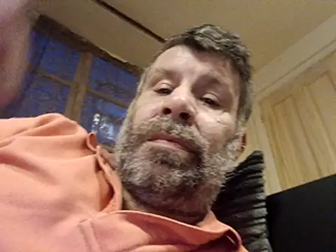 stud2512 online show from April 18, 2026, 7:18 pm