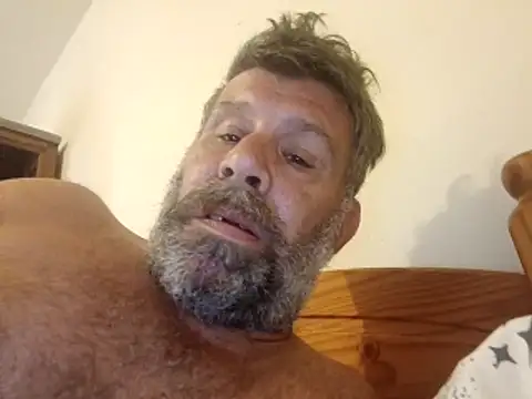 stud2512 online show from June 3, 2026, 2:33 pm