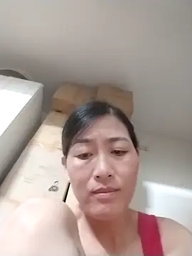 lris-Beauty77 online show from March 26, 2026, 6:35 pm