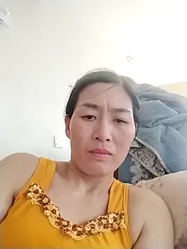 lris-Beauty77 online show from April 10, 2026, 7:24 am