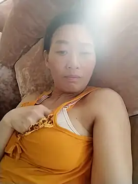 lris-Beauty77 online show from April 21, 2026, 7:14 am