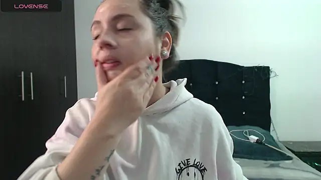 Ana  arms online show from February 25, 2026, 2:05 pm