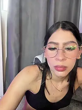 Dasha Be online show from April 15, 2026, 8:53 pm