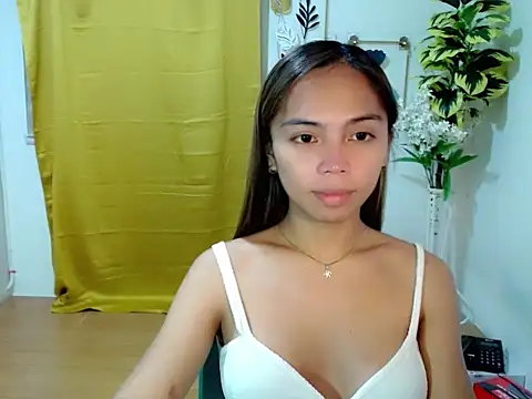 Snapshot of ur_asianhotleah chatting on March 14, 2026, 6:57 pm ur asianhotleah online show from March 14, 2026, 6:57 pm