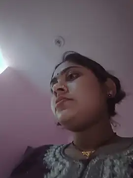 Snapshot of Aanushaka chatting on May 24, 2026, 11:32 pm Aanushaka online show from May 24, 2026, 11:32 pm