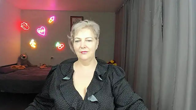 Snapshot of Mary-Leee chatting on June 5, 2026, 8:03 pm Mary-Leee online show from June 5, 2026, 8:03 pm