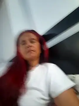 Lorenaluna online show from April 21, 2026, 10:56 pm